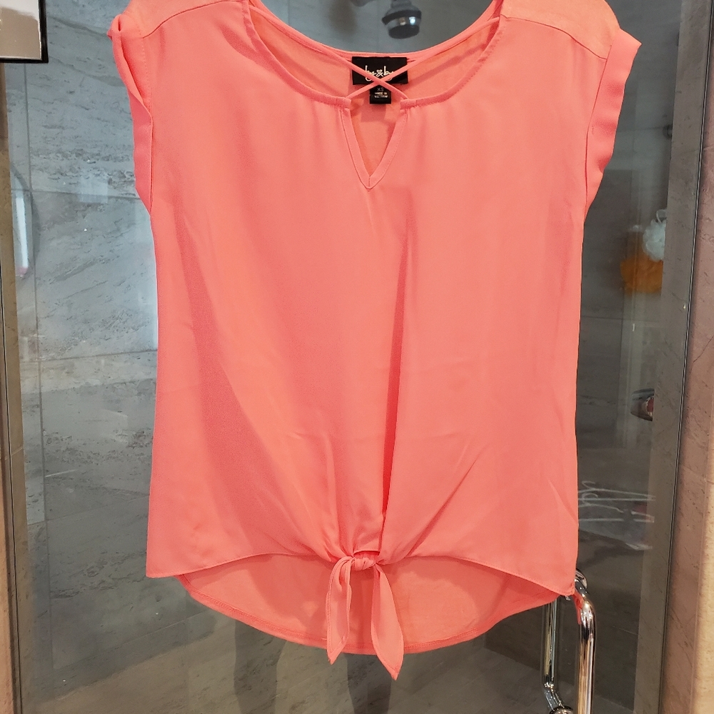 NWOT CORAL TOP SZ XS